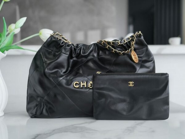 CHL 24C Horizontal 22 Handbag Black Gold Buckle 45cm
