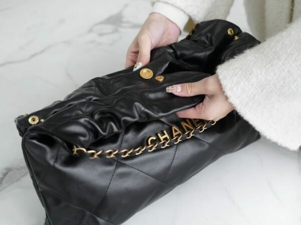 CHL 24C Horizontal 22 Handbag Black Gold Buckle 45cm