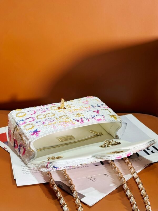 CHL 24c sequin CF beads AS4651