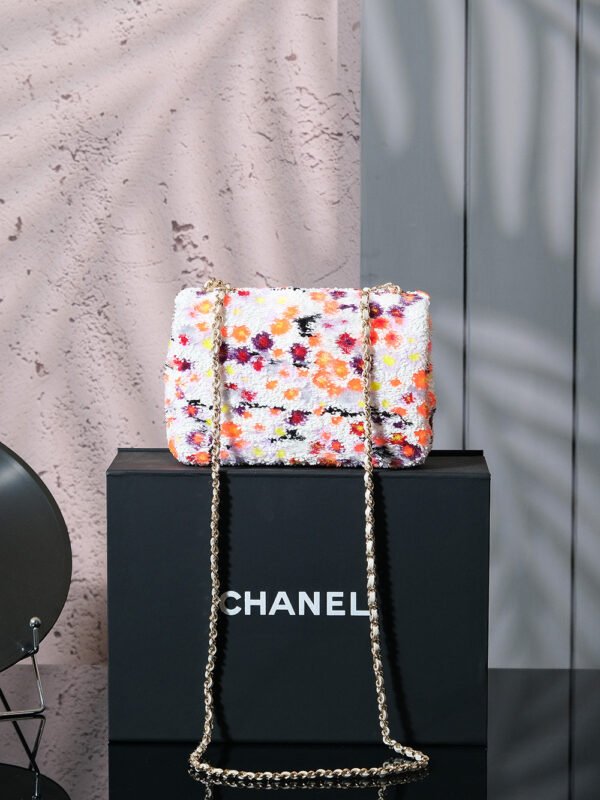 CHL 25p Handmade Sequin Flap Bag 21cm