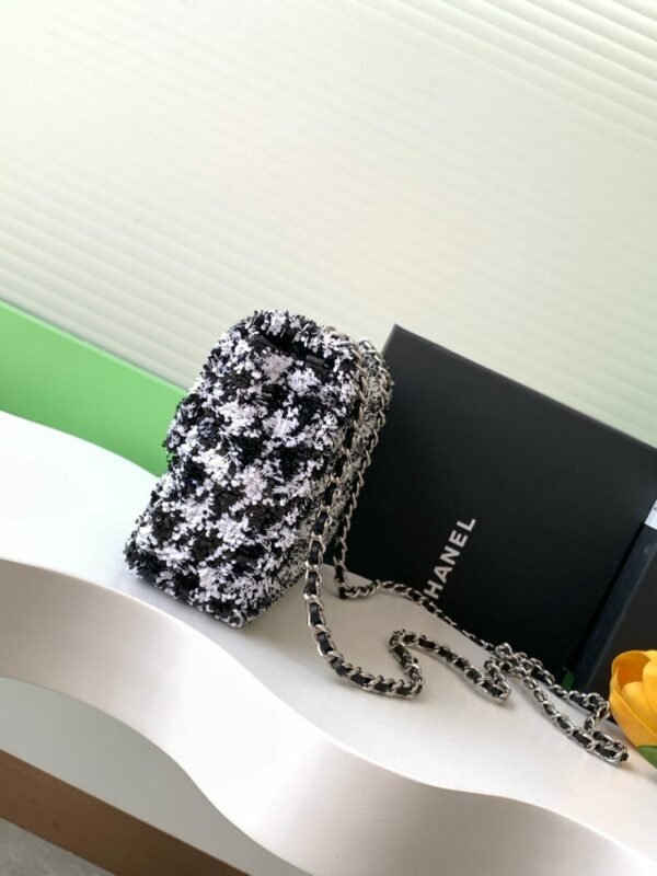 CHL 24S black and white color beads cf sequins AS4418 21cm