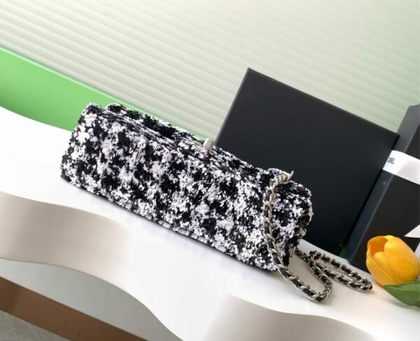 CHL 24S black and white color beads cf sequins AS4418 21cm