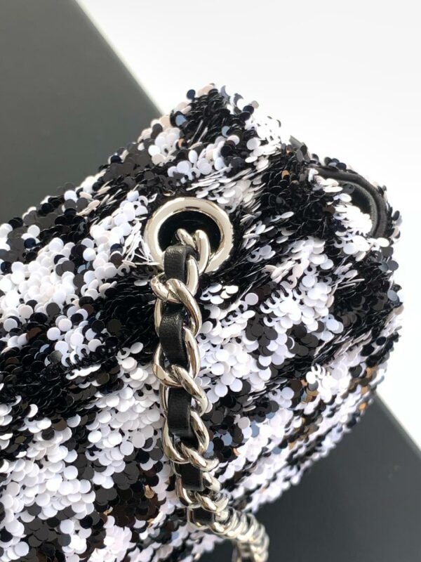 CHL 24S black and white color beads cf sequins AS4418 21cm