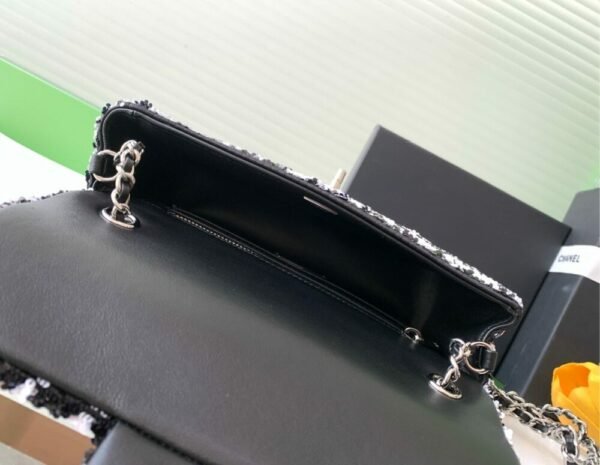 CHL 24S black and white color beads cf sequins AS4418 21cm