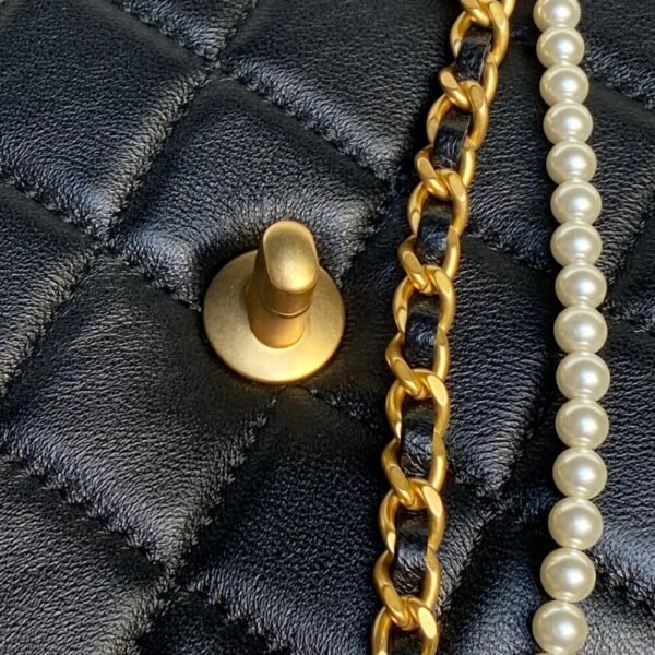 CHL 25P Spring/Summer Collection AP5353 Mini Flap Bag 22cm