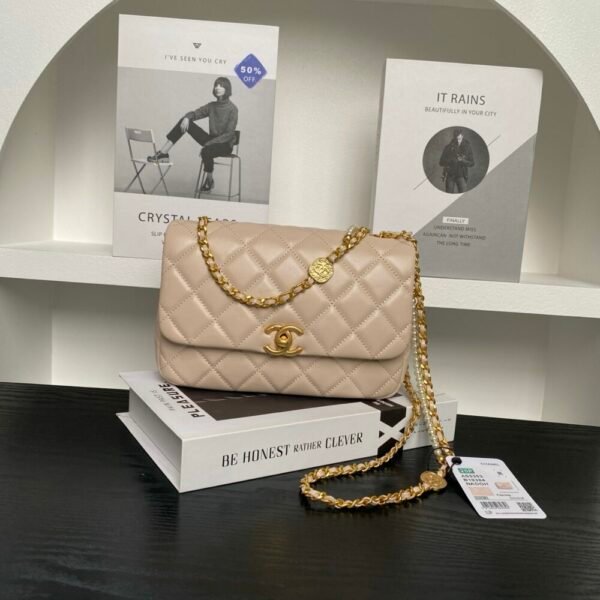 CHL 25P Spring/Summer Collection AP5353 Mini Flap Bag 22cm