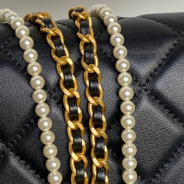 CHL 25P Spring/Summer Collection AP5352 Mini Flap Bag 20cm