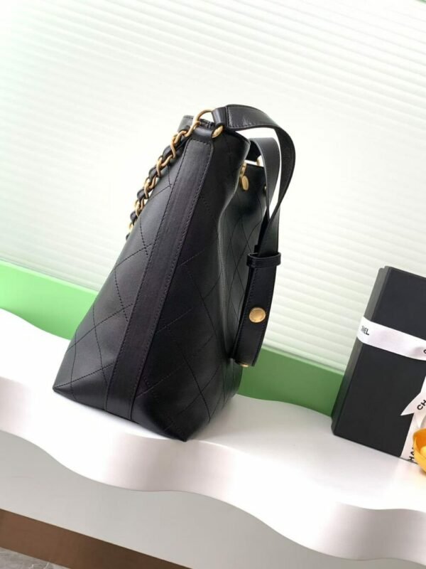CHL 25P Rivet Bucket Bag AS5406 31cm