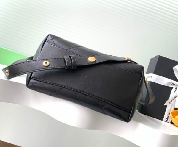 CHL 25P Rivet Bucket Bag AS5406 31cm