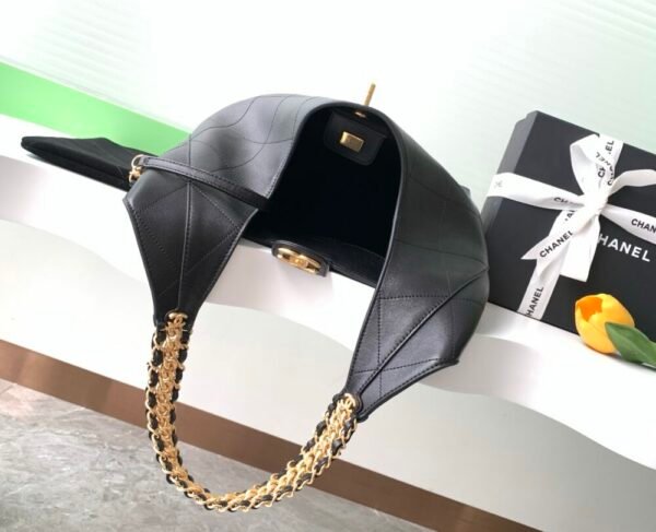 CHL 25p hobo underarm bag AS5425 35cm