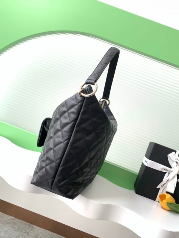 CHL 23B hobo underarm bag AS4339 37cm