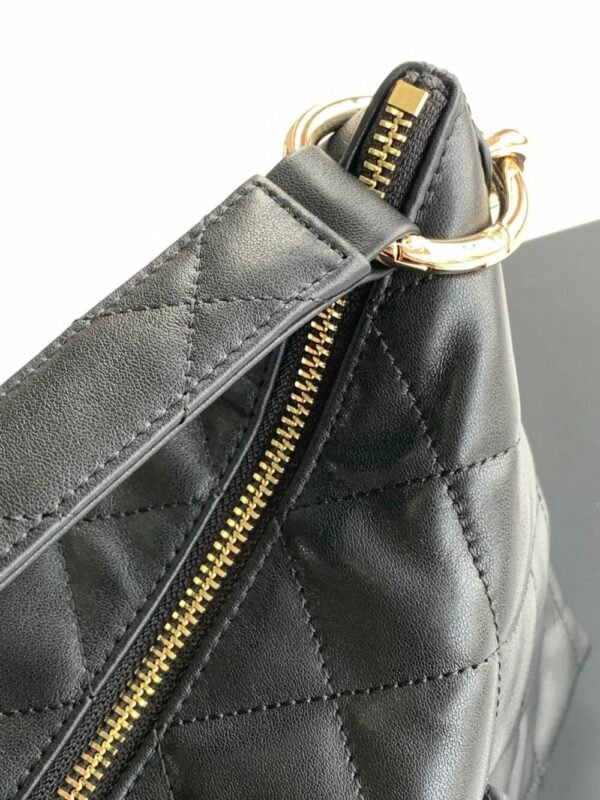 CHL 23B hobo underarm bag AS4347 28cm