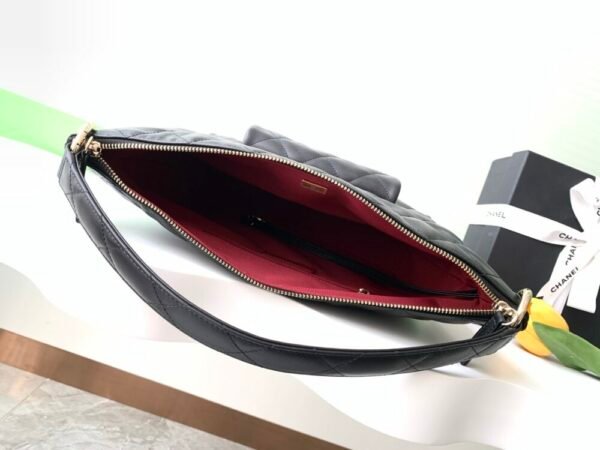 CHL 23B hobo underarm bag AS4347 28cm