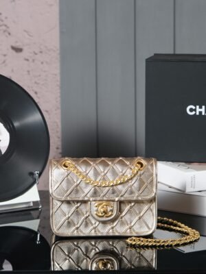 CHL 25c Early Spring Catwalk Hand-woven CF 20cm