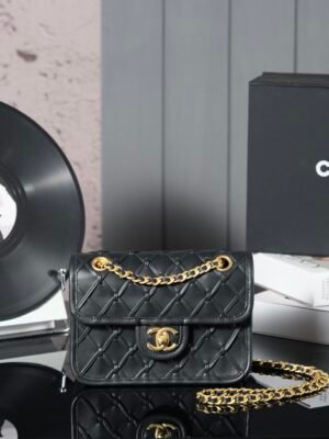 CHL 25c Early Spring Catwalk Hand-woven CF 20cm