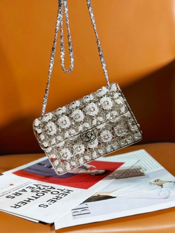 CHL 23 CF Handmade Pearl Hollow Metal Bag 17cm
