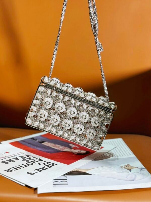 CHL 23 CF Handmade Pearl Hollow Metal Bag 17cm