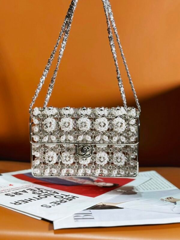 CHL 23 CF Handmade Pearl Hollow Metal Bag 17cm