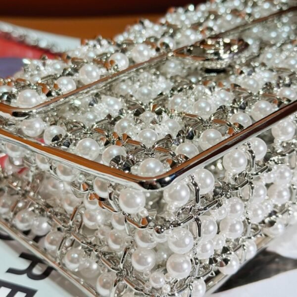 CHL 23 CF Handmade Pearl Hollow Metal Bag 17cm