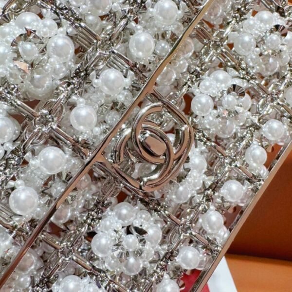 CHL 23 CF Handmade Pearl Hollow Metal Bag 17cm