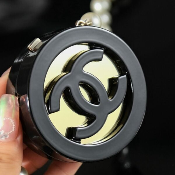 CHL 24b Pearl Chain Bag