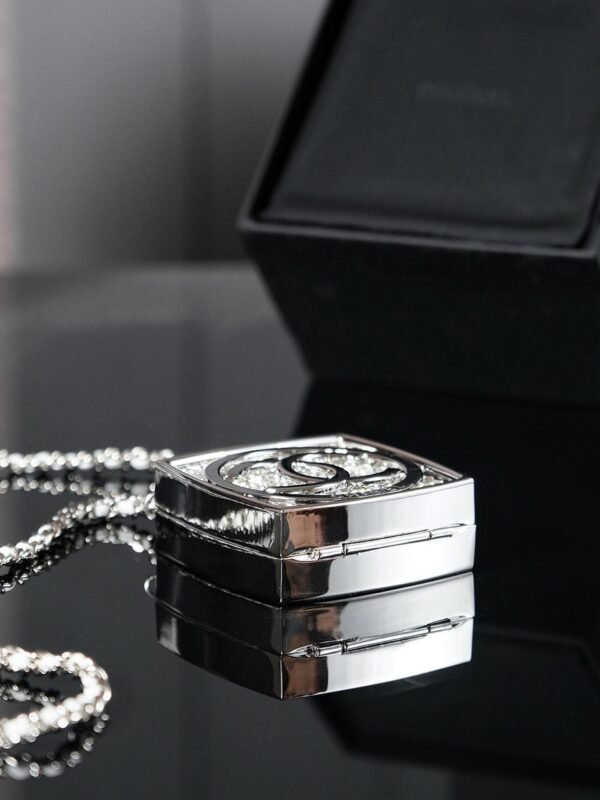 CHL 25A Early Spring Series Boutique Makeup Cake Box 7.2cm