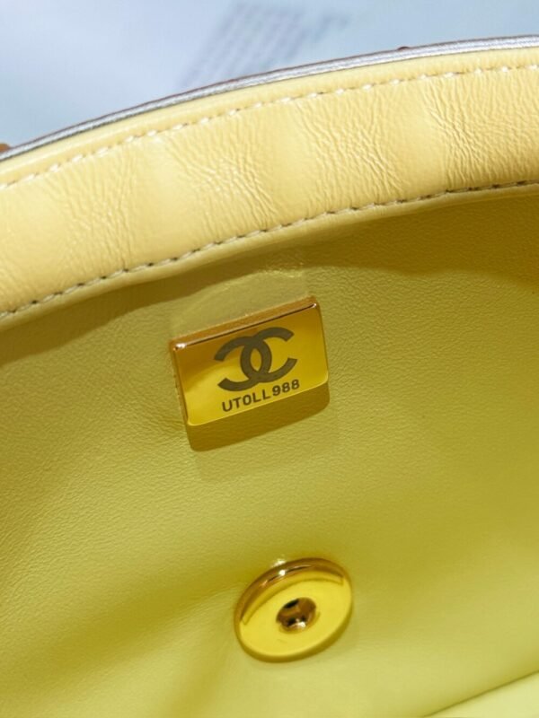 CHL 24c Heavy Industry Series Collectibles Flap Bag Sequin Bead 20cm