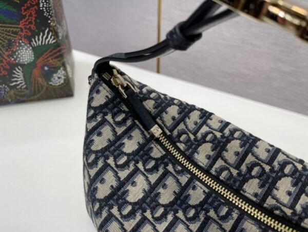DIO lady DI luxury for women handbag shoulder bag Nomad Lunch Box Bag 22cm