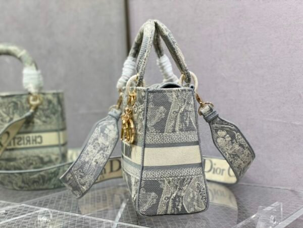 DIO lady DI luxury for women handbag shoulder bag Lady D-Lite 24cm
