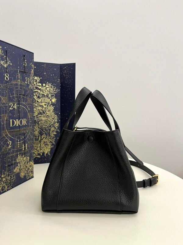 DIO lady DI luxury for women handbag shoulder bag Signature 21cm