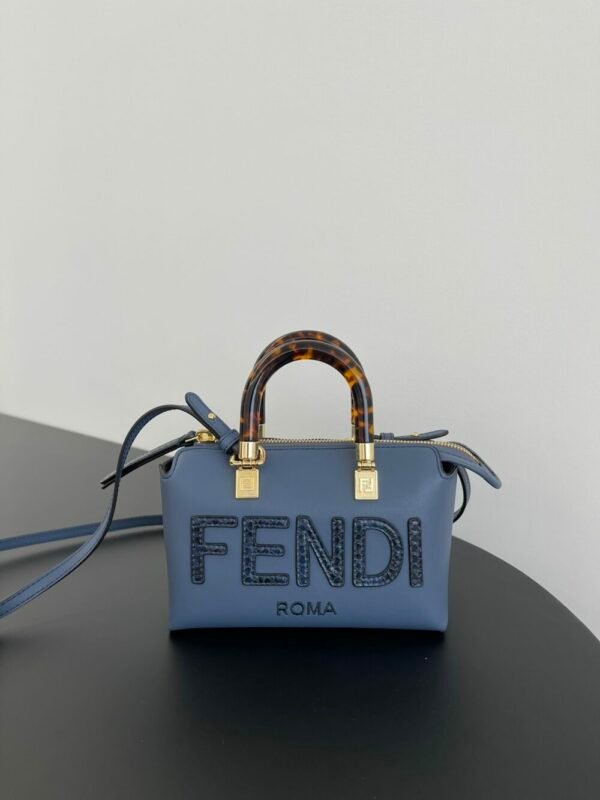 FEND FEI luxury for women handbag shoulder bag By The Way 17cm