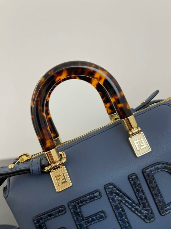 FEND FEI luxury for women handbag shoulder bag By The Way 17cm