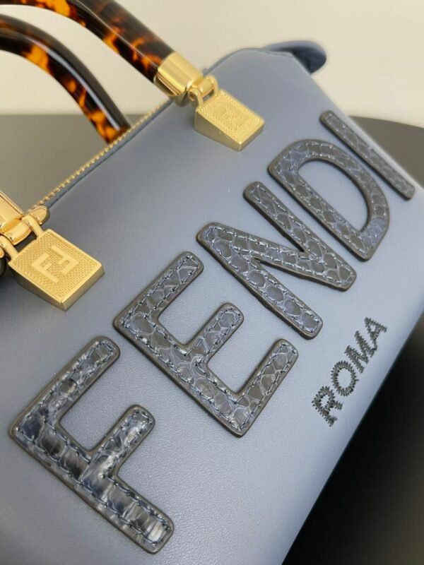 FEND FEI luxury for women handbag shoulder bag By The Way 17cm