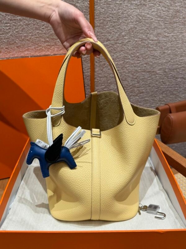 HM HRMS For Women Handbags Shoulder bags Picotin lock 22cm