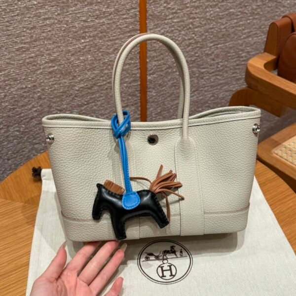 HM HRMS For Women Handbags Shoulder bags Garden party 23