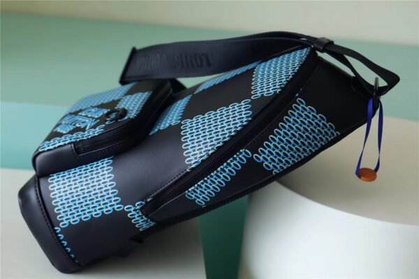 LV Racer Damier Spray Blue For Men, Backpacks 16in/41cm LV?