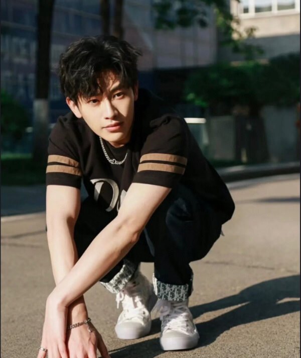 0cc4a618 Dior Script Logo T-Shirt (Black)