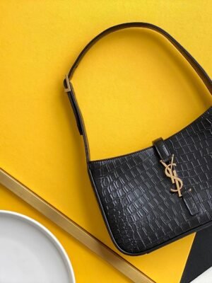 YSSL LE 5 ¨¤ 7 Hobo Bag Black In Embossed Material For Women 9in/23cm YSL 657228DZESW1062