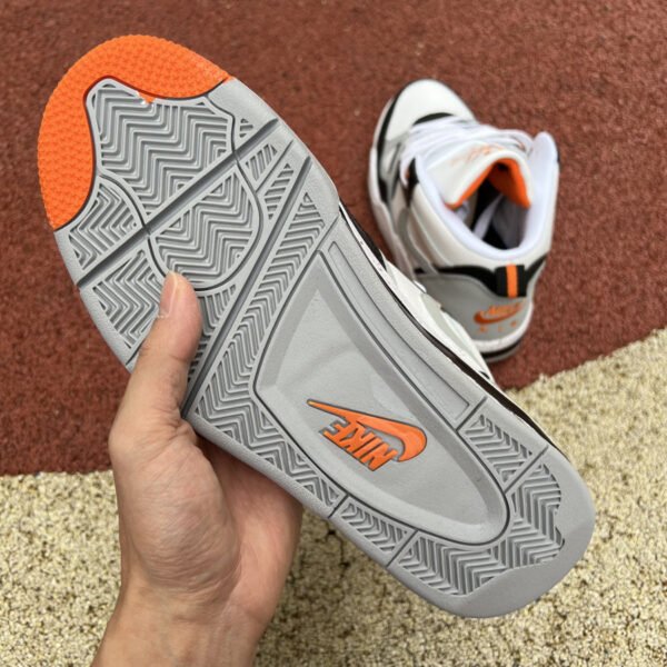 10._10_7e9e3220-7b00-4758-98b9-441e07423490 JORDAN 13 "White/Grey/Orange"