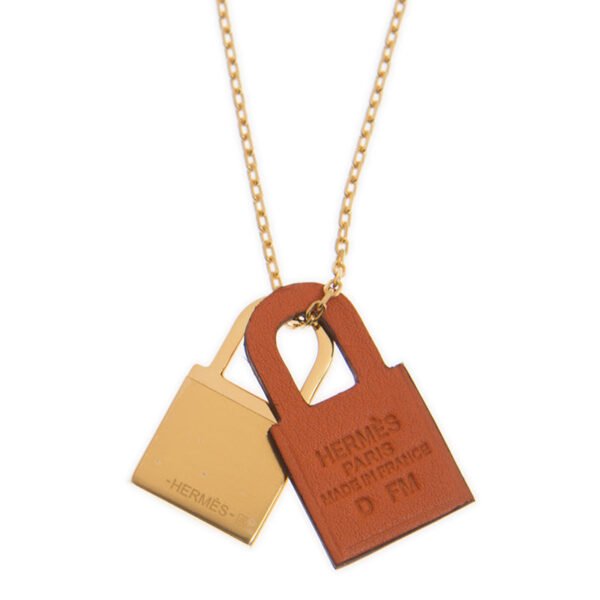 18K O'Kelly Orange Pendant H Necklace