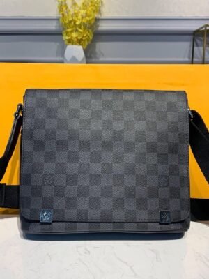 LV District PM Damier Graphite Canvas For Men, Bags, Shoulder And Crossbody Bags 9.8in/25cm LV N41028