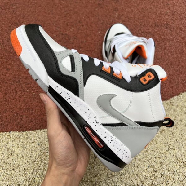 11._11_e431aa6c-db4c-47dd-9770-8f08dc87b68f JORDAN 13 "White/Grey/Orange"