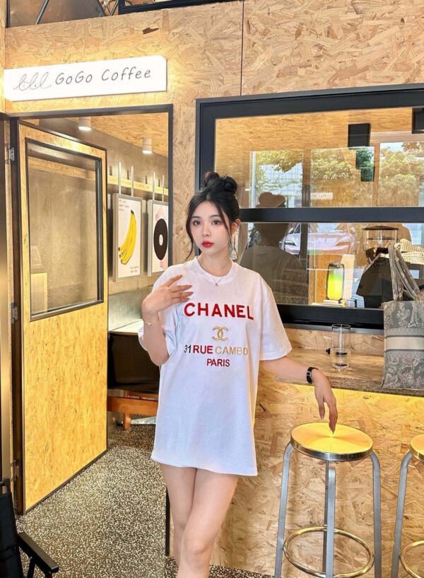 11_93515b75-7250-4b54-808e-afe73c0f58b9 Chanel T-Shirt