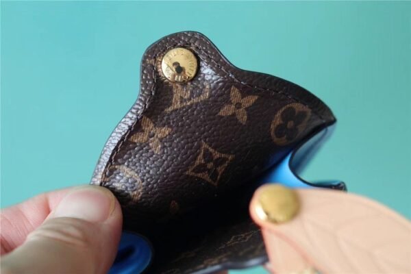 LV Twist MM Epi Pink For Women,  Shoulder And Crossbody Bags 7.5in/19cm LV?