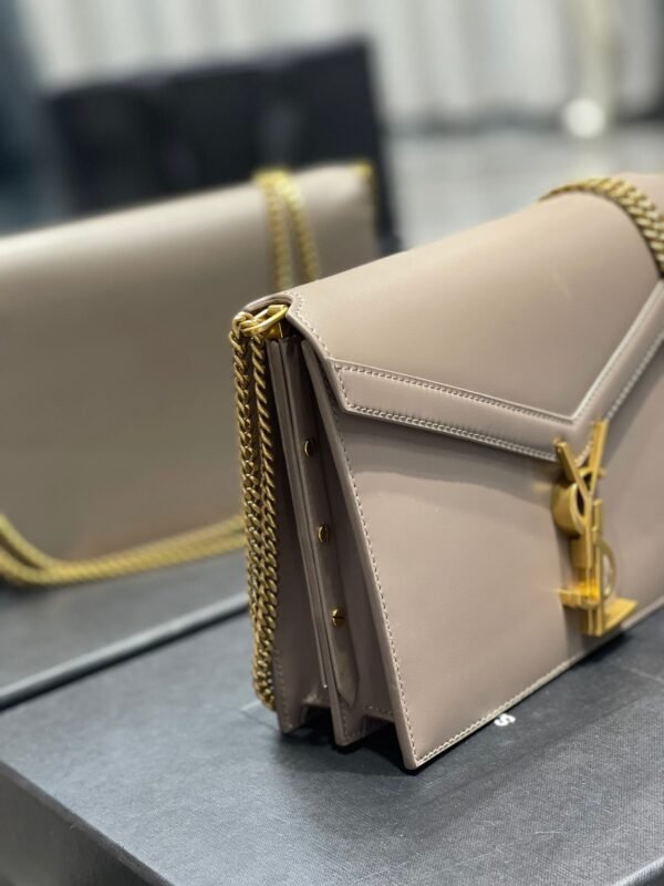 12579d64 YSSL Cassandra Medium Chain Bag In Grain De Poudre Embossed For Women 8.6in/22cm YSL