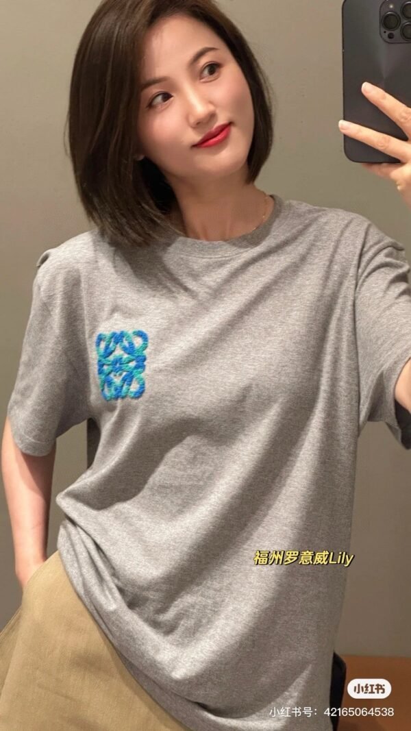 12_6b4cfcf7-1582-4051-a954-dd9e6454641e Loewe Pattern Pocket T-Shirt in Grey