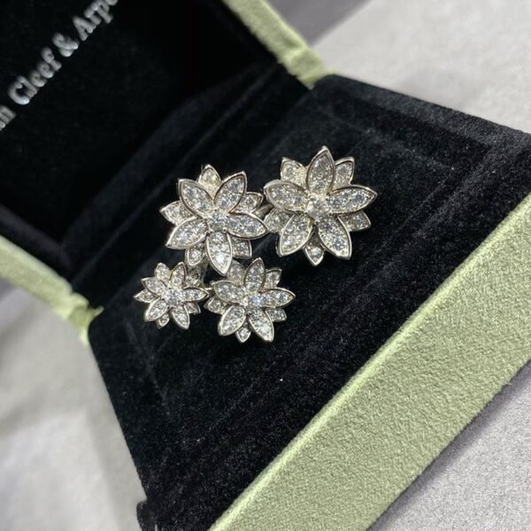 18K Lotus Four Flowers Ring