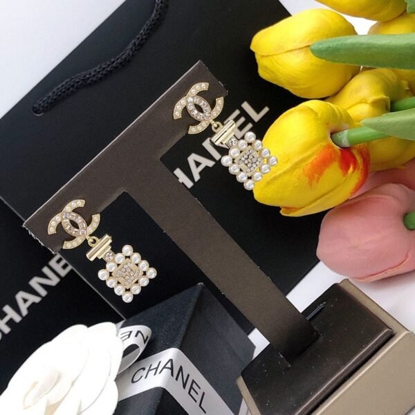 18K CC Pearl Shape Earrings