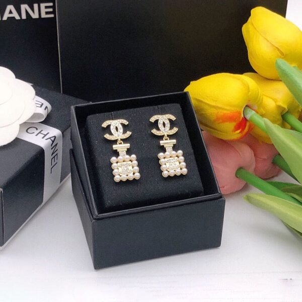 18K CC Pearl Shape Earrings
