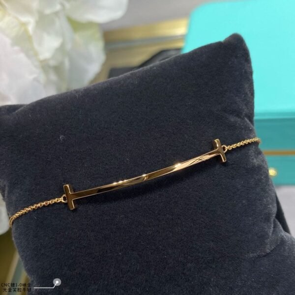 18K T Smile Bracelet